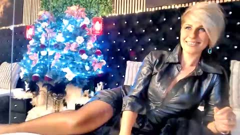 inanna_ishtar1 online show from 12/17/25, 05:02