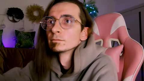 Snapshot of incandenza_ chatting on 09/17/25, 10:11 incandenza_ online show from 09/17/25, 10:11