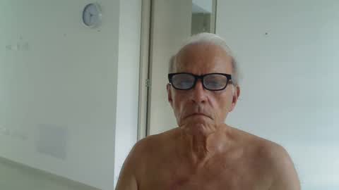 Snapshot of incendiado chatting on 09/14/25, 03:33 incendiado online show from 09/14/25, 03:33