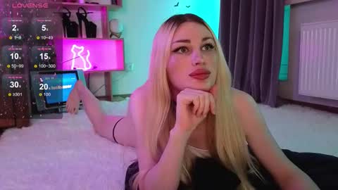  Dina  Help me reach 100 likes  online show from 11/25/25, 09:26