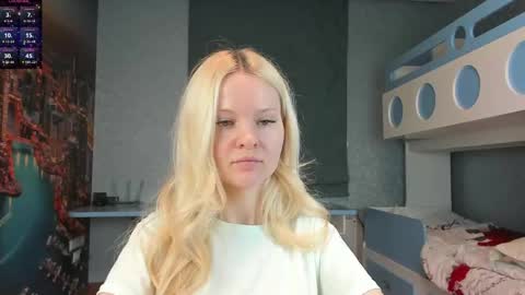 Snapshot of incredible__shell_ chatting on 05/06/26, 07:19 Masha online show from 05/06/26, 07:19