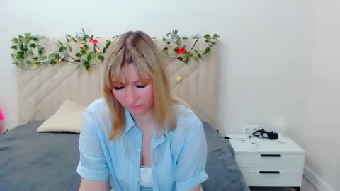 Snapshot of incredible_ariela chatting on 05/08/26, 09:25 incredible_ariela online show from 05/08/26, 09:25
