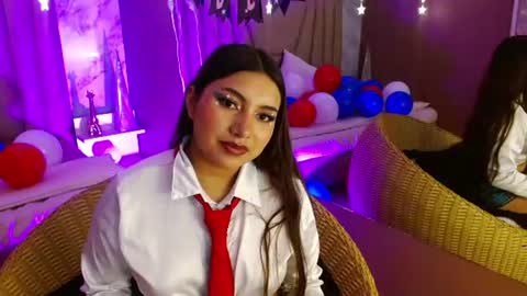 Snapshot of incredible_foxxy chatting on 07/05/26, 03:56 incredible_foxxy online show from 07/05/26, 03:56