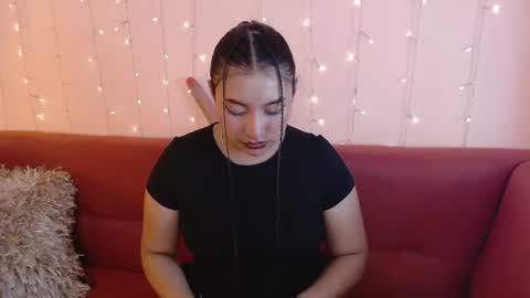 Snapshot of incredible_foxxy chatting on 07/27/26, 04:19 incredible_foxxy online show from 07/27/26, 04:19