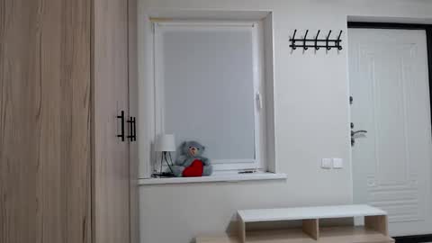 Della online show from 09/18/25, 06:10