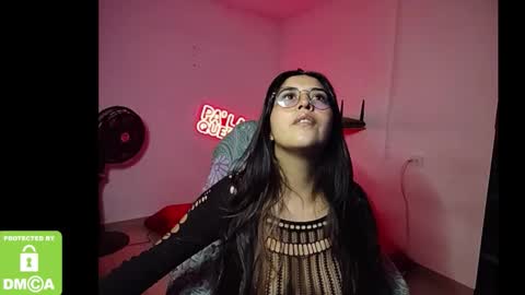 Snapshot of incubus2sucubus chatting on 11/24/25, 12:21 incubus2sucubus online show from 11/24/25, 12:21