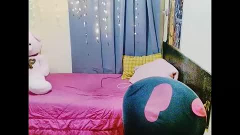 Pakay online show from 10/24/25, 01:46