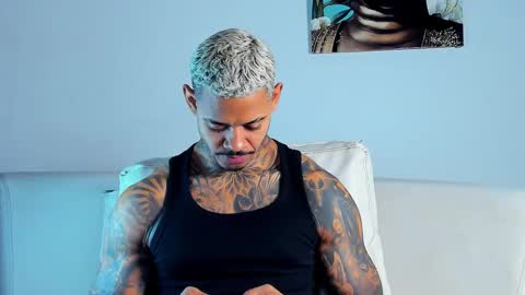 Snapshot of independent_project chatting on 02/09/26, 07:01 Jacobo online show from 02/09/26, 07:01