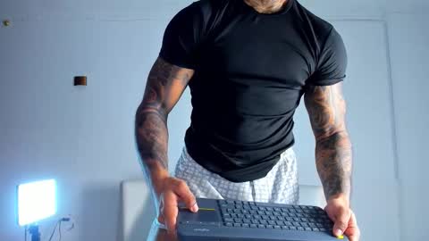 Snapshot of independent_project chatting on 02/15/26, 07:51 Jacobo online show from 02/15/26, 07:51