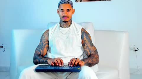 Snapshot of independent_project chatting on 02/20/26, 03:01 Jacobo online show from 02/20/26, 03:01