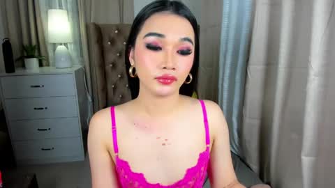 indestructabletrixie online show from 12/19/24, 01:18