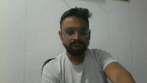 Snapshot of indian1433 chatting on 12/03/25, 04:20 indian1433 online show from 12/03/25, 04:20