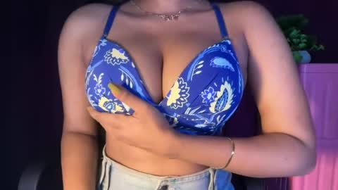 Raya  online show from 04/18/26, 05:28