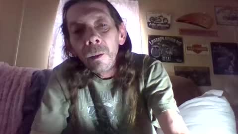 Snapshot of indianabob1 chatting on 02/17/26, 05:41 indianabob1 online show from 02/17/26, 05:41