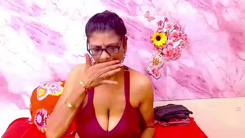 Snapshot of indianallure chatting on 02/18/26, 05:58 Femiez online show from 02/18/26, 05:58