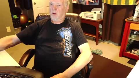 Papa online show from 09/15/25, 10:59