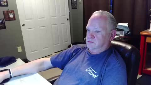 Papa online show from 11/17/25, 12:11