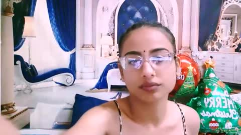 Snapshot of indianbootylicious1 chatting on 12/22/25, 09:17 nala online show from 12/22/25, 09:17