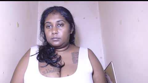 Snapshot of indiancoco chatting on 02/01/26, 06:39 candice online show from 02/01/26, 06:39