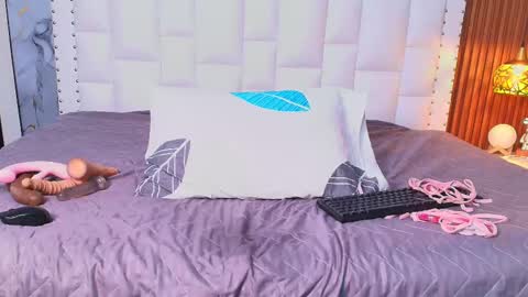 LITTLE AINHOA  online show from 02/21/25, 10:26