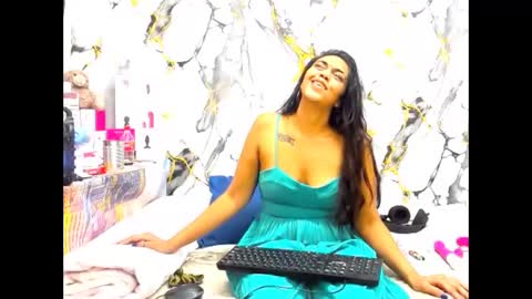 Snapshot of indiandesire4u69 chatting on 04/30/26, 11:27 Lia online show from 04/30/26, 11:27