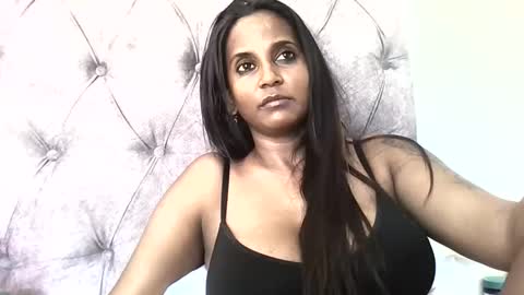 priya online show from 11/11/25, 07:52