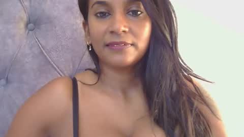 Snapshot of indianjasmin chatting on 05/20/26, 05:13 priya online show from 05/20/26, 05:13