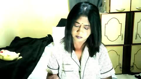 indianpleasures21 online show from 05/11/26, 06:38
