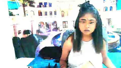 Mika online show from 10/22/25, 04:57