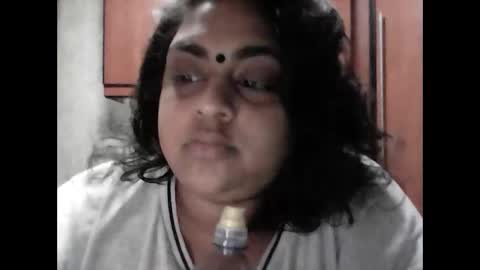 indianpooja1027 online show from 10/31/25, 07:48