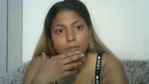 indianqtpie6 online show from 12/15/25, 06:17