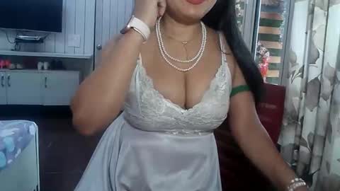 Snapshot of indianrads9 chatting on 05/10/26, 07:46 Radha online show from 05/10/26, 07:46