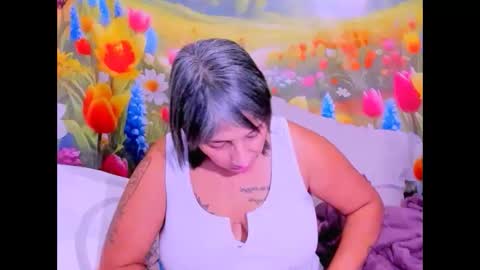 indianroxy27 online show from 04/01/26, 07:31