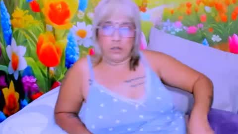 Snapshot of indianroxy27 chatting on 07/02/26, 03:23 indianroxy27 online show from 07/02/26, 03:23