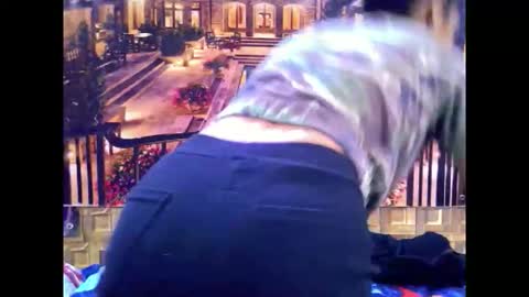 Snapshot of indiansexybutt4u2luv chatting on 04/25/26, 05:32 indiansexybutt4u2luv online show from 04/25/26, 05:32