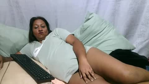 Snapshot of indiansexymilf chatting on 07/08/26, 05:23 candice online show from 07/08/26, 05:23