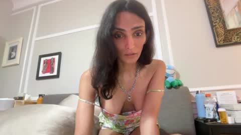 Indiantransgirlillinois online show from 08/04/26, 06:27