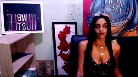 Snapshot of indianzaraxxx chatting on 05/31/26, 07:37 Indianzara online show from 05/31/26, 07:37
