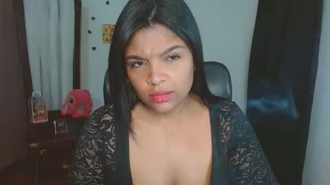 Aleja vallejo online show from 10/05/25, 08:07