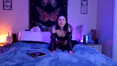 Snapshot of indigobay chatting on 05/19/26, 03:57 Indigo Bay online show from 05/19/26, 03:57