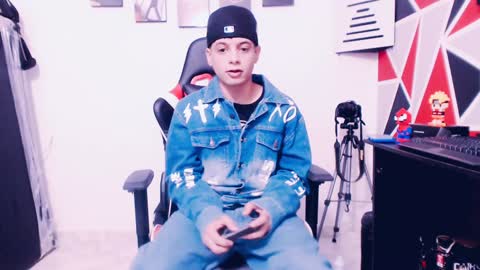 Snapshot of indomitablebeast chatting on 12/20/24, 03:58 matias online show from 12/20/24, 03:58