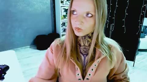 InesDesire online show from 09/18/25, 08:16