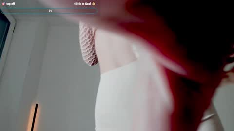 Snapshot of infinite_reality chatting on 09/26/25, 03:27 Sabi online show from 09/26/25, 03:27