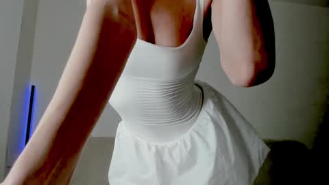 Snapshot of infinite_reality chatting on 10/20/25, 09:15 Sabi online show from 10/20/25, 09:15