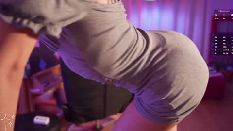 Snapshot of informal_ chatting on 02/07/25, 12:31 MAL ---  online show from 02/07/25, 12:31