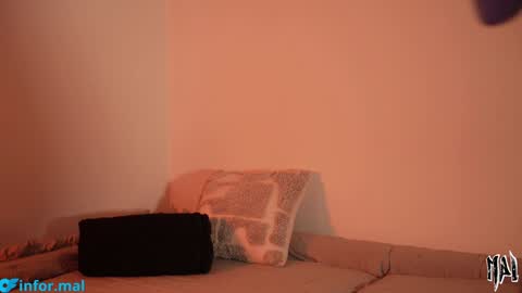 Snapshot of informal_ chatting on 09/19/25, 11:38 MAL ---  online show from 09/19/25, 11:38