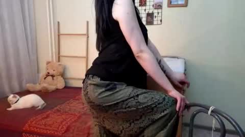 Mia online show from 03/12/26, 03:51