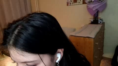 Mia online show from 04/11/26, 01:48