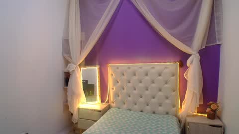 Ingrid petite online show from 12/17/24, 10:54