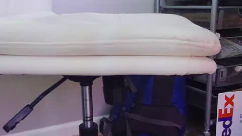 Hanging Out online show from 03/01/25, 02:44